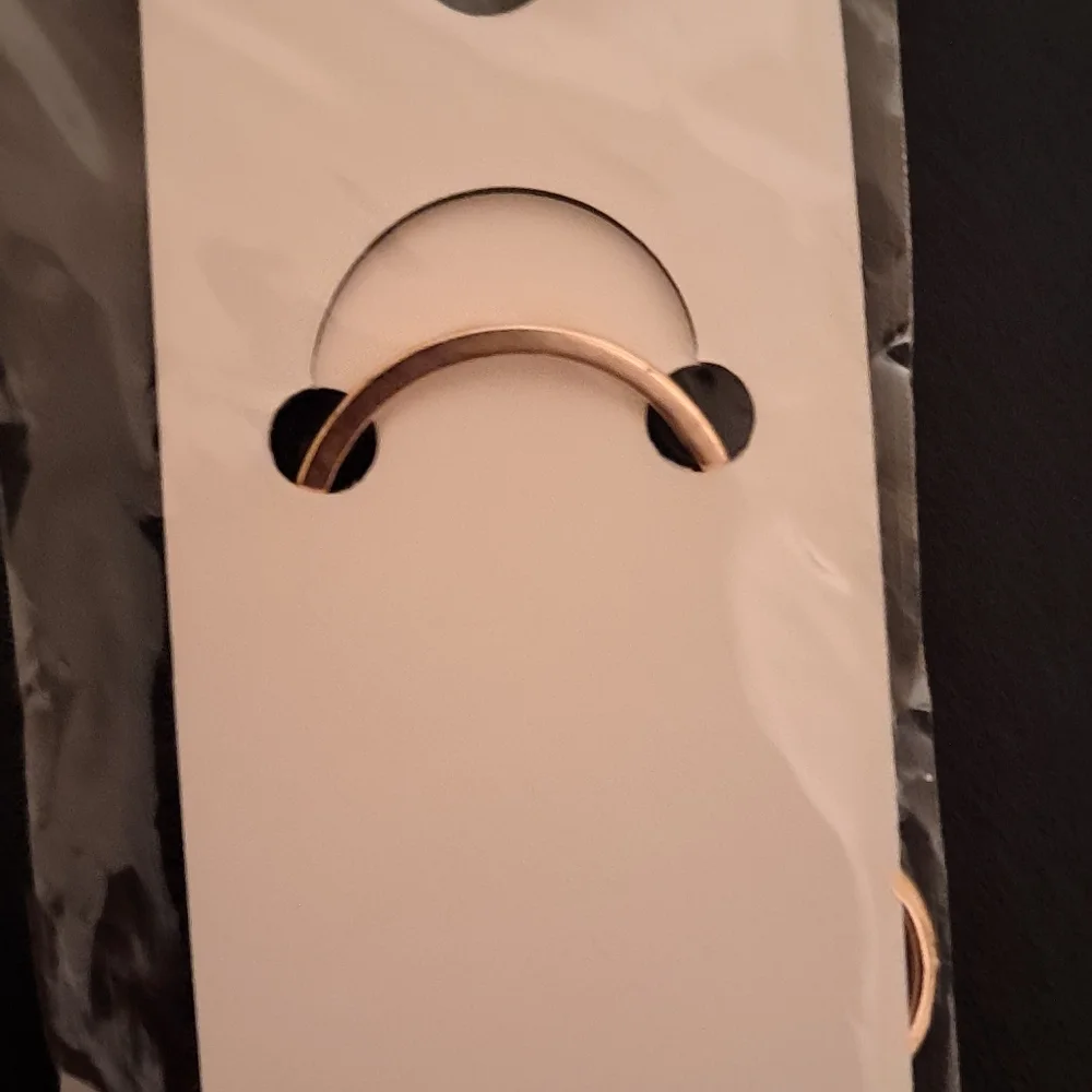Mint Gold and Black Heart Charm Key Holder NWT - Picture 3 of 3
